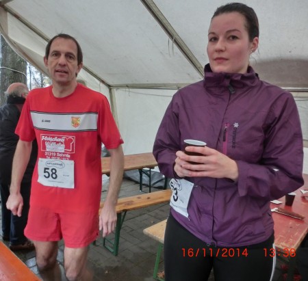 Michael hat die 10 km noch vor sich und Carina die 5 km bereits geschafft.