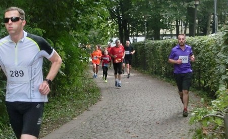 Lilly Lüders hat noch knapp 300 m vor sich.